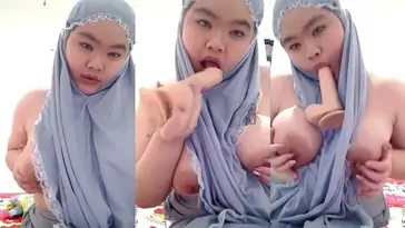 Bokep Indo ABG Montok Mukena Sepong Dildo WOT Asyik