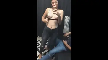 Cewek Cantik ML Liar Memek Basah Ngentot Brutal